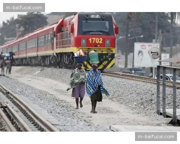 竞技表现与商业收入深度捆绑：现代足球俱乐部的脆弱共生关系