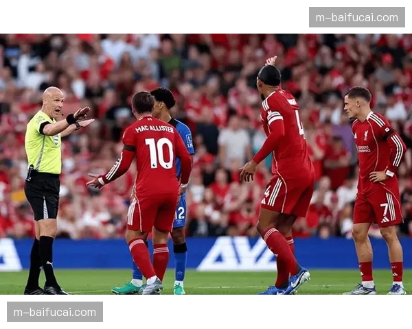 评论:VAR再成主角,但清晰无误的判罚是否让比赛失去了“人性”争议? 评论:VAR再成主角,但清晰无误的判罚是否让比赛失去了“人性”争议?