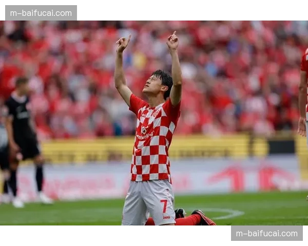 美因茨2-1逆转法兰克福，在先失一球后凭借稳固防守觅得反击机会